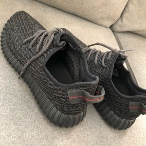 ADIDAS
YEEZY BOOST 350 "PIRATE BLACK"